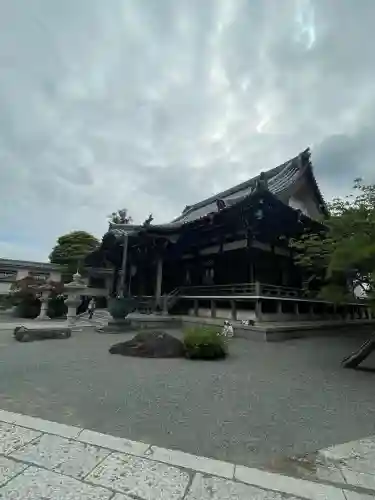 本覚寺の{uncategorized: "未分類", other: "その他", undefined: "問題あり", building: "その他建物", grave: "お墓", sacred_gate: "鳥居", guardian: "狛犬", statue: "像", buddha: "仏像", history: "歴史", nature: "自然", garden: "庭園", animal: "動物", pagoda: "塔", temizu: "手水舎", mountain_gate: "山門・神門", sanctuary: "本殿・本堂", subordinate: "末社・摂社", art: "芸術", scenery: "景色", jizo: "地蔵", ema: "絵馬", goshuin: "御朱印", omikuji: "おみくじ", items: "授与品その他", amulet: "お守り", goshuincho: "御朱印帳", eats: "食事", festival: "お祭り", votive_dance: "神楽", shichigosan: "七五三参", wedding: "結婚式", experience: "体験その他", initially: "初詣", around: "周辺", anti_infection: "感染症対策"}