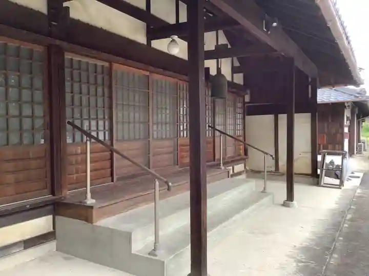 真宝寺の本殿・本堂