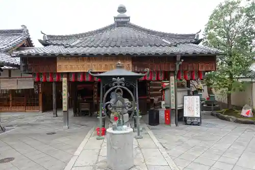 石像寺（釘抜地蔵）の本殿・本堂