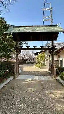 屯倉神社の{uncategorized: "未分類", other: "その他", undefined: "問題あり", building: "その他建物", grave: "お墓", sacred_gate: "鳥居", guardian: "狛犬", statue: "像", buddha: "仏像", history: "歴史", nature: "自然", garden: "庭園", animal: "動物", pagoda: "塔", temizu: "手水舎", mountain_gate: "山門・神門", sanctuary: "本殿・本堂", subordinate: "末社・摂社", art: "芸術", scenery: "景色", jizo: "地蔵", ema: "絵馬", goshuin: "御朱印", omikuji: "おみくじ", items: "授与品その他", amulet: "お守り", goshuincho: "御朱印帳", eats: "食事", festival: "お祭り", votive_dance: "神楽", shichigosan: "七五三参", wedding: "結婚式", experience: "体験その他", initially: "初詣", around: "周辺", anti_infection: "感染症対策"}