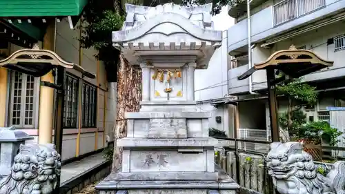 八王子社の末社・摂社