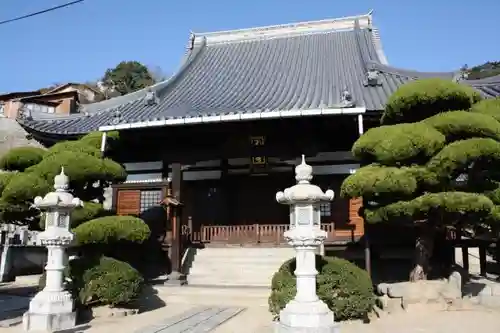 光明寺の本殿・本堂