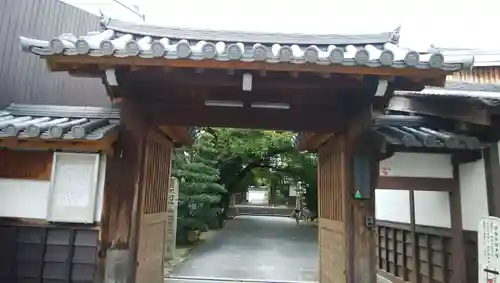 徳融寺の山門