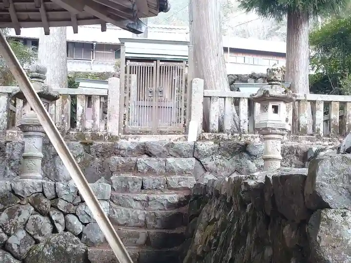 板山神社の末社・摂社