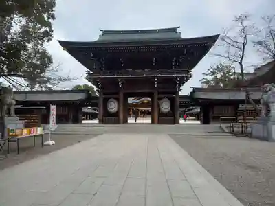 寒川神社の山門・神門