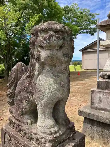 神明社の狛犬