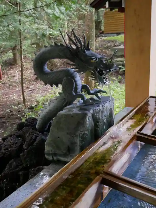 新屋山神社の手水舎