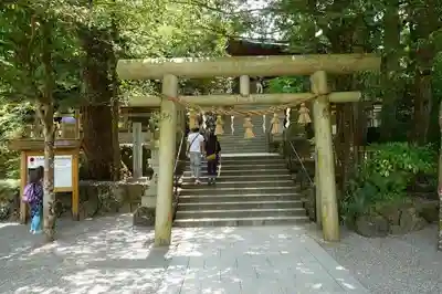 天河大辨財天社の鳥居