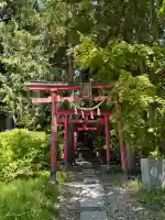 早坂稲荷神社(鳥谷崎神社境内社)の{uncategorized: "未分類", other: "その他", undefined: "問題あり", building: "その他建物", grave: "お墓", sacred_gate: "鳥居", guardian: "狛犬", statue: "像", buddha: "仏像", history: "歴史", nature: "自然", garden: "庭園", animal: "動物", pagoda: "塔", temizu: "手水舎", mountain_gate: "山門・神門", sanctuary: "本殿・本堂", subordinate: "末社・摂社", art: "芸術", scenery: "景色", jizo: "地蔵", ema: "絵馬", goshuin: "御朱印", omikuji: "おみくじ", items: "授与品その他", amulet: "お守り", goshuincho: "御朱印帳", eats: "食事", festival: "お祭り", votive_dance: "神楽", shichigosan: "七五三参", wedding: "結婚式", experience: "体験その他", initially: "初詣", around: "周辺", anti_infection: "感染症対策"}