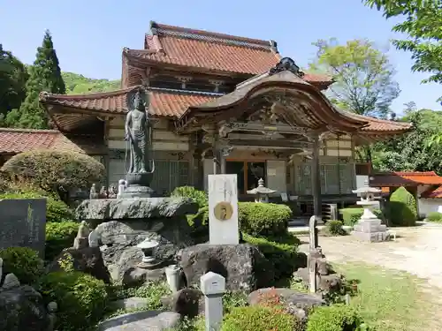 峯寺の本殿