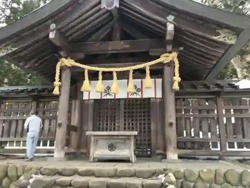 諏訪大社上社前宮の本殿・本堂