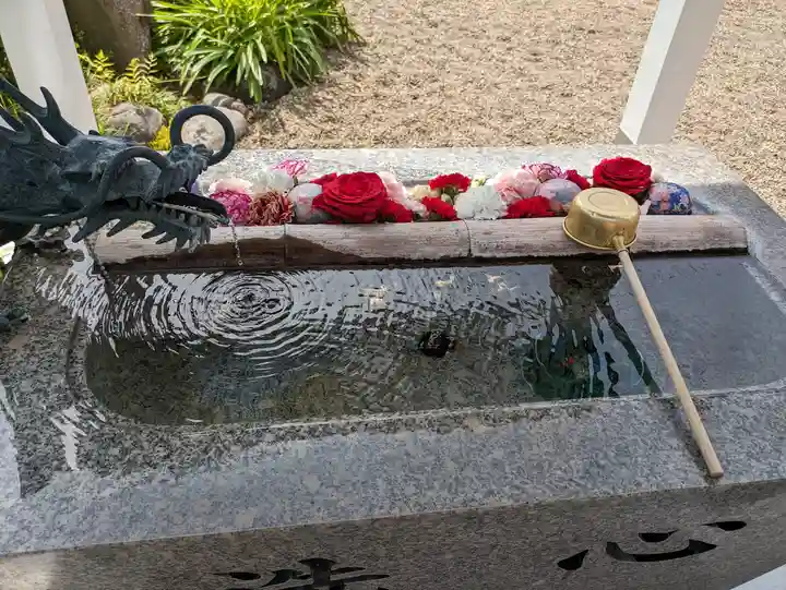 諏訪神社の手水舎