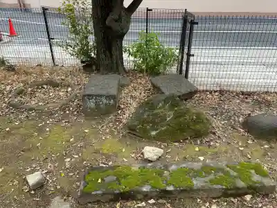 靍護稲荷神社の{uncategorized: "未分類", other: "その他", undefined: "問題あり", building: "その他建物", grave: "お墓", sacred_gate: "鳥居", guardian: "狛犬", statue: "像", buddha: "仏像", history: "歴史", nature: "自然", garden: "庭園", animal: "動物", pagoda: "塔", temizu: "手水舎", mountain_gate: "山門・神門", sanctuary: "本殿・本堂", subordinate: "末社・摂社", art: "芸術", scenery: "景色", jizo: "地蔵", ema: "絵馬", goshuin: "御朱印", omikuji: "おみくじ", items: "授与品その他", amulet: "お守り", goshuincho: "御朱印帳", eats: "食事", festival: "お祭り", votive_dance: "神楽", shichigosan: "七五三参", wedding: "結婚式", experience: "体験その他", initially: "初詣", around: "周辺", anti_infection: "感染症対策"}