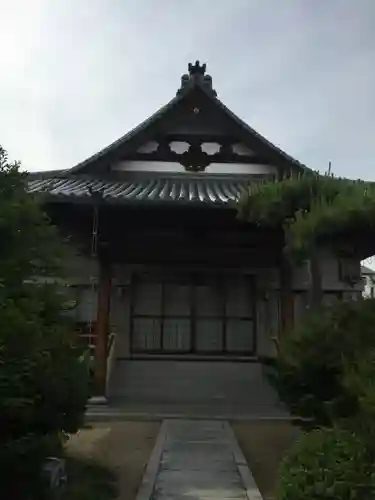 梅渓寺の本殿・本堂