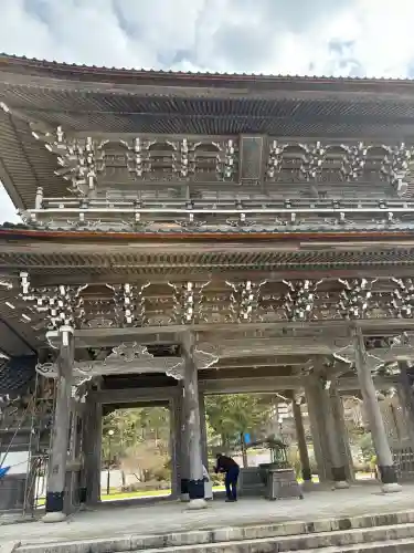 総持寺祖院の{uncategorized: "未分類", other: "その他", undefined: "問題あり", building: "その他建物", grave: "お墓", sacred_gate: "鳥居", guardian: "狛犬", statue: "像", buddha: "仏像", history: "歴史", nature: "自然", garden: "庭園", animal: "動物", pagoda: "塔", temizu: "手水舎", mountain_gate: "山門・神門", sanctuary: "本殿・本堂", subordinate: "末社・摂社", art: "芸術", scenery: "景色", jizo: "地蔵", ema: "絵馬", goshuin: "御朱印", omikuji: "おみくじ", items: "授与品その他", amulet: "お守り", goshuincho: "御朱印帳", eats: "食事", festival: "お祭り", votive_dance: "神楽", shichigosan: "七五三参", wedding: "結婚式", experience: "体験その他", initially: "初詣", around: "周辺", anti_infection: "感染症対策"}