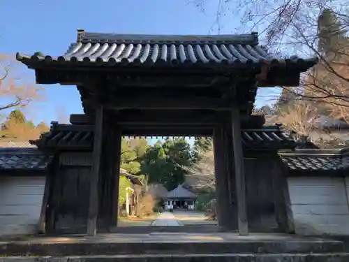 延命寺の山門