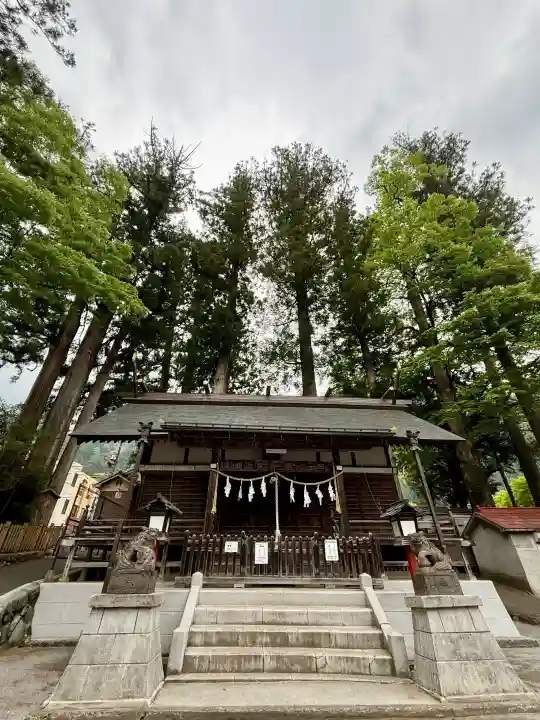 奥氷川神社の{uncategorized: "未分類", other: "その他", undefined: "問題あり", building: "その他建物", grave: "お墓", sacred_gate: "鳥居", guardian: "狛犬", statue: "像", buddha: "仏像", history: "歴史", nature: "自然", garden: "庭園", animal: "動物", pagoda: "塔", temizu: "手水舎", mountain_gate: "山門・神門", sanctuary: "本殿・本堂", subordinate: "末社・摂社", art: "芸術", scenery: "景色", jizo: "地蔵", ema: "絵馬", goshuin: "御朱印", omikuji: "おみくじ", items: "授与品その他", amulet: "お守り", goshuincho: "御朱印帳", eats: "食事", festival: "お祭り", votive_dance: "神楽", shichigosan: "七五三参", wedding: "結婚式", experience: "体験その他", initially: "初詣", around: "周辺", anti_infection: "感染症対策"}
