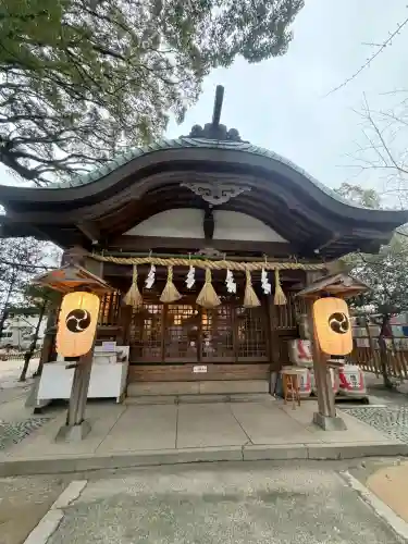 現人神社の{uncategorized: "未分類", other: "その他", undefined: "問題あり", building: "その他建物", grave: "お墓", sacred_gate: "鳥居", guardian: "狛犬", statue: "像", buddha: "仏像", history: "歴史", nature: "自然", garden: "庭園", animal: "動物", pagoda: "塔", temizu: "手水舎", mountain_gate: "山門・神門", sanctuary: "本殿・本堂", subordinate: "末社・摂社", art: "芸術", scenery: "景色", jizo: "地蔵", ema: "絵馬", goshuin: "御朱印", omikuji: "おみくじ", items: "授与品その他", amulet: "お守り", goshuincho: "御朱印帳", eats: "食事", festival: "お祭り", votive_dance: "神楽", shichigosan: "七五三参", wedding: "結婚式", experience: "体験その他", initially: "初詣", around: "周辺", anti_infection: "感染症対策"}