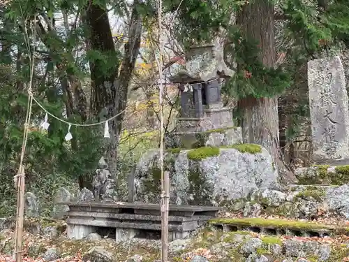 巨麻神社の末社