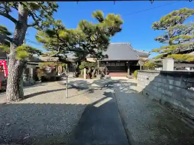 常念寺の{uncategorized: "未分類", other: "その他", undefined: "問題あり", building: "その他建物", grave: "お墓", sacred_gate: "鳥居", guardian: "狛犬", statue: "像", buddha: "仏像", history: "歴史", nature: "自然", garden: "庭園", animal: "動物", pagoda: "塔", temizu: "手水舎", mountain_gate: "山門・神門", sanctuary: "本殿・本堂", subordinate: "末社・摂社", art: "芸術", scenery: "景色", jizo: "地蔵", ema: "絵馬", goshuin: "御朱印", omikuji: "おみくじ", items: "授与品その他", amulet: "お守り", goshuincho: "御朱印帳", eats: "食事", festival: "お祭り", votive_dance: "神楽", shichigosan: "七五三参", wedding: "結婚式", experience: "体験その他", initially: "初詣", around: "周辺", anti_infection: "感染症対策"}