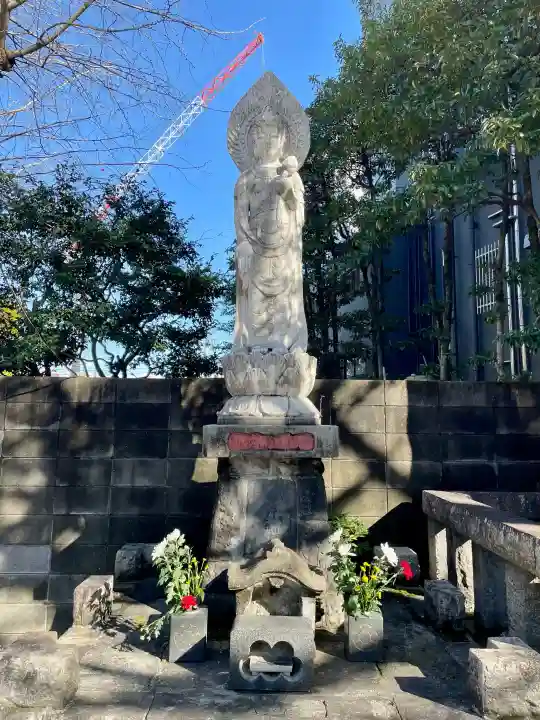 観音寺の{uncategorized: "未分類", other: "その他", undefined: "問題あり", building: "その他建物", grave: "お墓", sacred_gate: "鳥居", guardian: "狛犬", statue: "像", buddha: "仏像", history: "歴史", nature: "自然", garden: "庭園", animal: "動物", pagoda: "塔", temizu: "手水舎", mountain_gate: "山門・神門", sanctuary: "本殿・本堂", subordinate: "末社・摂社", art: "芸術", scenery: "景色", jizo: "地蔵", ema: "絵馬", goshuin: "御朱印", omikuji: "おみくじ", items: "授与品その他", amulet: "お守り", goshuincho: "御朱印帳", eats: "食事", festival: "お祭り", votive_dance: "神楽", shichigosan: "七五三参", wedding: "結婚式", experience: "体験その他", initially: "初詣", around: "周辺", anti_infection: "感染症対策"}