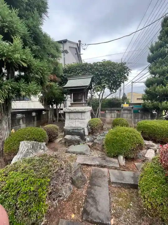 明星社の{uncategorized: "未分類", other: "その他", undefined: "問題あり", building: "その他建物", grave: "お墓", sacred_gate: "鳥居", guardian: "狛犬", statue: "像", buddha: "仏像", history: "歴史", nature: "自然", garden: "庭園", animal: "動物", pagoda: "塔", temizu: "手水舎", mountain_gate: "山門・神門", sanctuary: "本殿・本堂", subordinate: "末社・摂社", art: "芸術", scenery: "景色", jizo: "地蔵", ema: "絵馬", goshuin: "御朱印", omikuji: "おみくじ", items: "授与品その他", amulet: "お守り", goshuincho: "御朱印帳", eats: "食事", festival: "お祭り", votive_dance: "神楽", shichigosan: "七五三参", wedding: "結婚式", experience: "体験その他", initially: "初詣", around: "周辺", anti_infection: "感染症対策"}