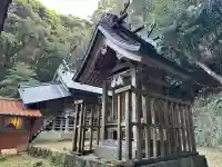 御津神社の{uncategorized: "未分類", other: "その他", undefined: "問題あり", building: "その他建物", grave: "お墓", sacred_gate: "鳥居", guardian: "狛犬", statue: "像", buddha: "仏像", history: "歴史", nature: "自然", garden: "庭園", animal: "動物", pagoda: "塔", temizu: "手水舎", mountain_gate: "山門・神門", sanctuary: "本殿・本堂", subordinate: "末社・摂社", art: "芸術", scenery: "景色", jizo: "地蔵", ema: "絵馬", goshuin: "御朱印", omikuji: "おみくじ", items: "授与品その他", amulet: "お守り", goshuincho: "御朱印帳", eats: "食事", festival: "お祭り", votive_dance: "神楽", shichigosan: "七五三参", wedding: "結婚式", experience: "体験その他", initially: "初詣", around: "周辺", anti_infection: "感染症対策"}