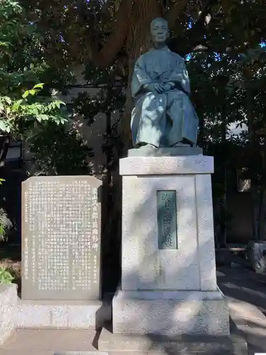 自由が丘熊野神社の像