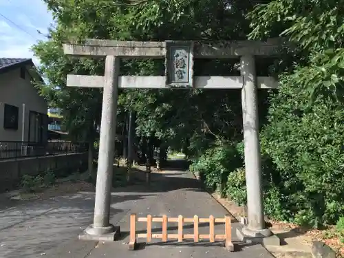 上地八幡宮の鳥居