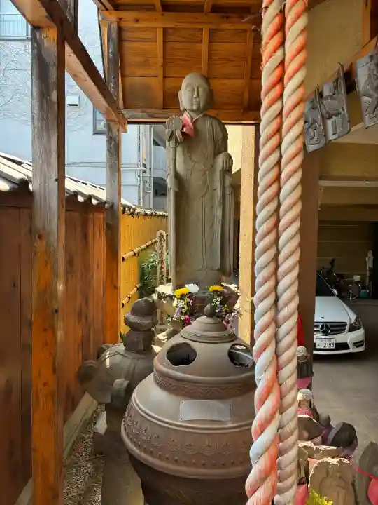 延命寺の{uncategorized: "未分類", other: "その他", undefined: "問題あり", building: "その他建物", grave: "お墓", sacred_gate: "鳥居", guardian: "狛犬", statue: "像", buddha: "仏像", history: "歴史", nature: "自然", garden: "庭園", animal: "動物", pagoda: "塔", temizu: "手水舎", mountain_gate: "山門・神門", sanctuary: "本殿・本堂", subordinate: "末社・摂社", art: "芸術", scenery: "景色", jizo: "地蔵", ema: "絵馬", goshuin: "御朱印", omikuji: "おみくじ", items: "授与品その他", amulet: "お守り", goshuincho: "御朱印帳", eats: "食事", festival: "お祭り", votive_dance: "神楽", shichigosan: "七五三参", wedding: "結婚式", experience: "体験その他", initially: "初詣", around: "周辺", anti_infection: "感染症対策"}
