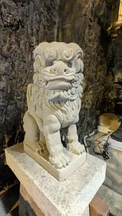 神農薬師堂の狛犬