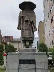 築地本願寺（本願寺築地別院）の像