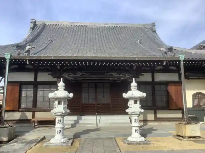 西来寺の本殿・本堂