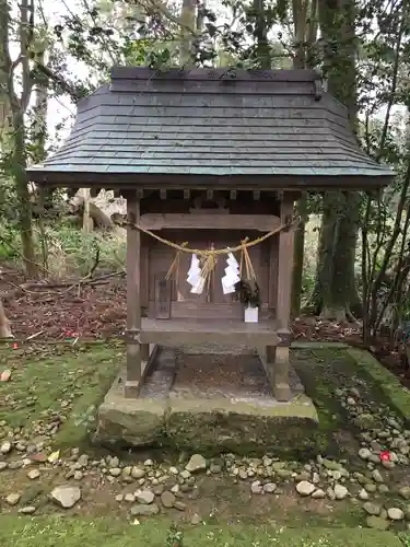 都萬神社の末社