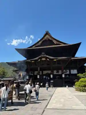 善光寺の{uncategorized: "未分類", other: "その他", undefined: "問題あり", building: "その他建物", grave: "お墓", sacred_gate: "鳥居", guardian: "狛犬", statue: "像", buddha: "仏像", history: "歴史", nature: "自然", garden: "庭園", animal: "動物", pagoda: "塔", temizu: "手水舎", mountain_gate: "山門・神門", sanctuary: "本殿・本堂", subordinate: "末社・摂社", art: "芸術", scenery: "景色", jizo: "地蔵", ema: "絵馬", goshuin: "御朱印", omikuji: "おみくじ", items: "授与品その他", amulet: "お守り", goshuincho: "御朱印帳", eats: "食事", festival: "お祭り", votive_dance: "神楽", shichigosan: "七五三参", wedding: "結婚式", experience: "体験その他", initially: "初詣", around: "周辺", anti_infection: "感染症対策"}