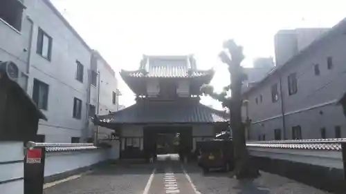 源空寺の山門・神門