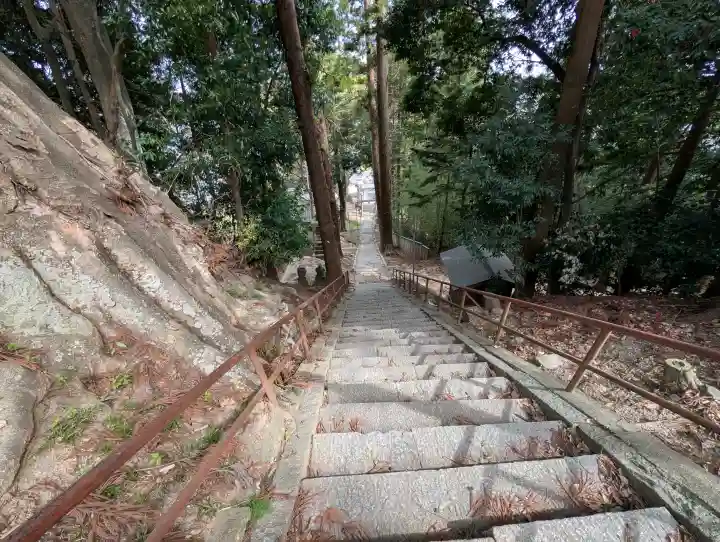 安達太良神社の{uncategorized: "未分類", other: "その他", undefined: "問題あり", building: "その他建物", grave: "お墓", sacred_gate: "鳥居", guardian: "狛犬", statue: "像", buddha: "仏像", history: "歴史", nature: "自然", garden: "庭園", animal: "動物", pagoda: "塔", temizu: "手水舎", mountain_gate: "山門・神門", sanctuary: "本殿・本堂", subordinate: "末社・摂社", art: "芸術", scenery: "景色", jizo: "地蔵", ema: "絵馬", goshuin: "御朱印", omikuji: "おみくじ", items: "授与品その他", amulet: "お守り", goshuincho: "御朱印帳", eats: "食事", festival: "お祭り", votive_dance: "神楽", shichigosan: "七五三参", wedding: "結婚式", experience: "体験その他", initially: "初詣", around: "周辺", anti_infection: "感染症対策"}