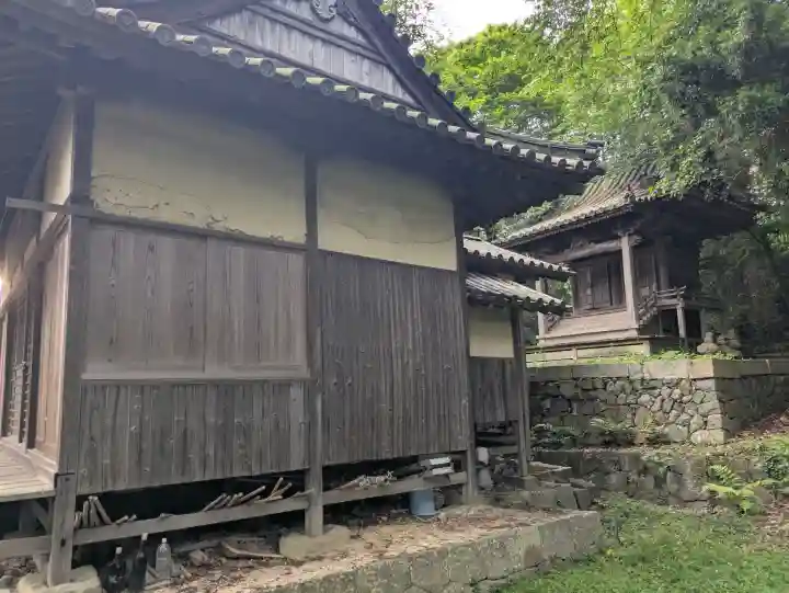 五十鈴神社の{uncategorized: "未分類", other: "その他", undefined: "問題あり", building: "その他建物", grave: "お墓", sacred_gate: "鳥居", guardian: "狛犬", statue: "像", buddha: "仏像", history: "歴史", nature: "自然", garden: "庭園", animal: "動物", pagoda: "塔", temizu: "手水舎", mountain_gate: "山門・神門", sanctuary: "本殿・本堂", subordinate: "末社・摂社", art: "芸術", scenery: "景色", jizo: "地蔵", ema: "絵馬", goshuin: "御朱印", omikuji: "おみくじ", items: "授与品その他", amulet: "お守り", goshuincho: "御朱印帳", eats: "食事", festival: "お祭り", votive_dance: "神楽", shichigosan: "七五三参", wedding: "結婚式", experience: "体験その他", initially: "初詣", around: "周辺", anti_infection: "感染症対策"}