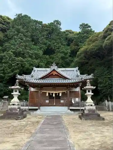 新田神社の本殿・本堂