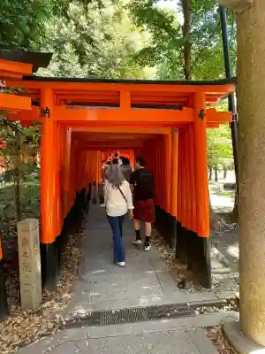 伏見稲荷大社の{uncategorized: "未分類", other: "その他", undefined: "問題あり", building: "その他建物", grave: "お墓", sacred_gate: "鳥居", guardian: "狛犬", statue: "像", buddha: "仏像", history: "歴史", nature: "自然", garden: "庭園", animal: "動物", pagoda: "塔", temizu: "手水舎", mountain_gate: "山門・神門", sanctuary: "本殿・本堂", subordinate: "末社・摂社", art: "芸術", scenery: "景色", jizo: "地蔵", ema: "絵馬", goshuin: "御朱印", omikuji: "おみくじ", items: "授与品その他", amulet: "お守り", goshuincho: "御朱印帳", eats: "食事", festival: "お祭り", votive_dance: "神楽", shichigosan: "七五三参", wedding: "結婚式", experience: "体験その他", initially: "初詣", around: "周辺", anti_infection: "感染症対策"}