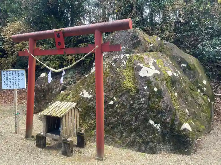 母智丘神社の{uncategorized: "未分類", other: "その他", undefined: "問題あり", building: "その他建物", grave: "お墓", sacred_gate: "鳥居", guardian: "狛犬", statue: "像", buddha: "仏像", history: "歴史", nature: "自然", garden: "庭園", animal: "動物", pagoda: "塔", temizu: "手水舎", mountain_gate: "山門・神門", sanctuary: "本殿・本堂", subordinate: "末社・摂社", art: "芸術", scenery: "景色", jizo: "地蔵", ema: "絵馬", goshuin: "御朱印", omikuji: "おみくじ", items: "授与品その他", amulet: "お守り", goshuincho: "御朱印帳", eats: "食事", festival: "お祭り", votive_dance: "神楽", shichigosan: "七五三参", wedding: "結婚式", experience: "体験その他", initially: "初詣", around: "周辺", anti_infection: "感染症対策"}