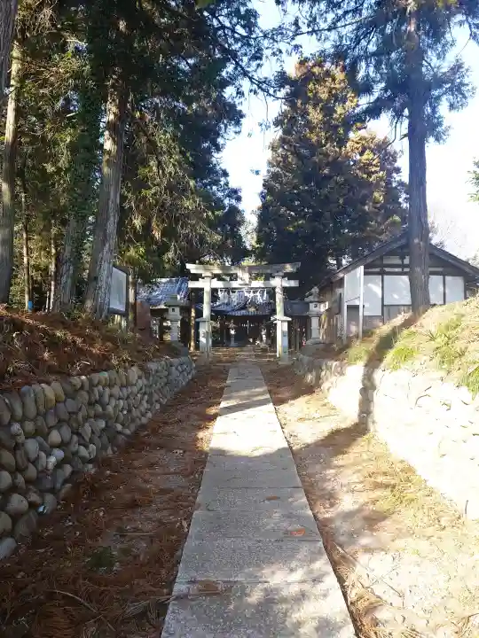 大蔵神社の{uncategorized: "未分類", other: "その他", undefined: "問題あり", building: "その他建物", grave: "お墓", sacred_gate: "鳥居", guardian: "狛犬", statue: "像", buddha: "仏像", history: "歴史", nature: "自然", garden: "庭園", animal: "動物", pagoda: "塔", temizu: "手水舎", mountain_gate: "山門・神門", sanctuary: "本殿・本堂", subordinate: "末社・摂社", art: "芸術", scenery: "景色", jizo: "地蔵", ema: "絵馬", goshuin: "御朱印", omikuji: "おみくじ", items: "授与品その他", amulet: "お守り", goshuincho: "御朱印帳", eats: "食事", festival: "お祭り", votive_dance: "神楽", shichigosan: "七五三参", wedding: "結婚式", experience: "体験その他", initially: "初詣", around: "周辺", anti_infection: "感染症対策"}