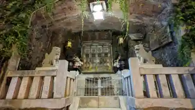 神農薬師堂の本殿・本堂