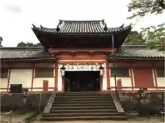 手向山八幡宮の本殿