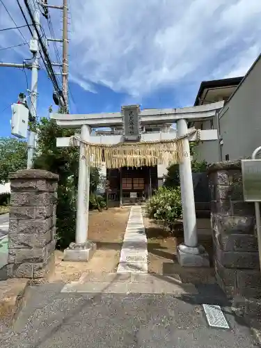 鹿見塚神社の{uncategorized: "未分類", other: "その他", undefined: "問題あり", building: "その他建物", grave: "お墓", sacred_gate: "鳥居", guardian: "狛犬", statue: "像", buddha: "仏像", history: "歴史", nature: "自然", garden: "庭園", animal: "動物", pagoda: "塔", temizu: "手水舎", mountain_gate: "山門・神門", sanctuary: "本殿・本堂", subordinate: "末社・摂社", art: "芸術", scenery: "景色", jizo: "地蔵", ema: "絵馬", goshuin: "御朱印", omikuji: "おみくじ", items: "授与品その他", amulet: "お守り", goshuincho: "御朱印帳", eats: "食事", festival: "お祭り", votive_dance: "神楽", shichigosan: "七五三参", wedding: "結婚式", experience: "体験その他", initially: "初詣", around: "周辺", anti_infection: "感染症対策"}
