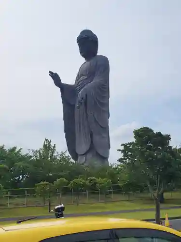 東本願寺本廟 牛久浄苑（牛久大仏）の仏像