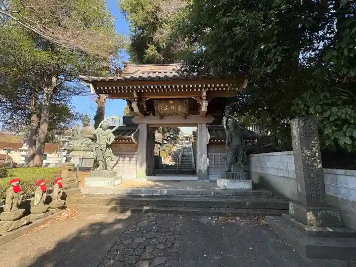 寶泉寺(宝泉寺)の{uncategorized: "未分類", other: "その他", undefined: "問題あり", building: "その他建物", grave: "お墓", sacred_gate: "鳥居", guardian: "狛犬", statue: "像", buddha: "仏像", history: "歴史", nature: "自然", garden: "庭園", animal: "動物", pagoda: "塔", temizu: "手水舎", mountain_gate: "山門・神門", sanctuary: "本殿・本堂", subordinate: "末社・摂社", art: "芸術", scenery: "景色", jizo: "地蔵", ema: "絵馬", goshuin: "御朱印", omikuji: "おみくじ", items: "授与品その他", amulet: "お守り", goshuincho: "御朱印帳", eats: "食事", festival: "お祭り", votive_dance: "神楽", shichigosan: "七五三参", wedding: "結婚式", experience: "体験その他", initially: "初詣", around: "周辺", anti_infection: "感染症対策"}