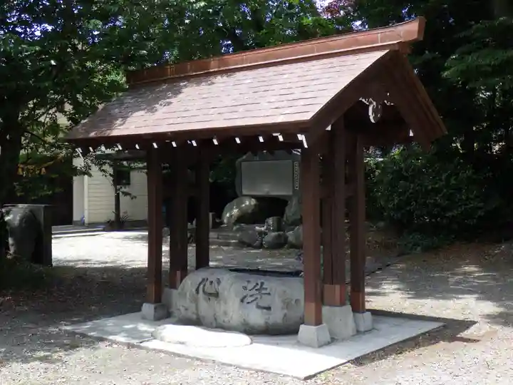 八心大市比古神社の手水舎