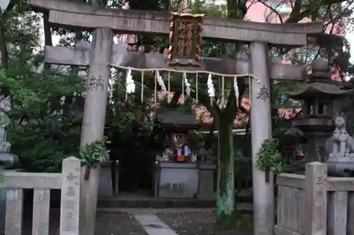 玉造稲荷神社の鳥居