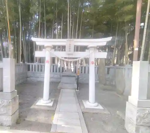 不知森神社の{uncategorized: "未分類", other: "その他", undefined: "問題あり", building: "その他建物", grave: "お墓", sacred_gate: "鳥居", guardian: "狛犬", statue: "像", buddha: "仏像", history: "歴史", nature: "自然", garden: "庭園", animal: "動物", pagoda: "塔", temizu: "手水舎", mountain_gate: "山門・神門", sanctuary: "本殿・本堂", subordinate: "末社・摂社", art: "芸術", scenery: "景色", jizo: "地蔵", ema: "絵馬", goshuin: "御朱印", omikuji: "おみくじ", items: "授与品その他", amulet: "お守り", goshuincho: "御朱印帳", eats: "食事", festival: "お祭り", votive_dance: "神楽", shichigosan: "七五三参", wedding: "結婚式", experience: "体験その他", initially: "初詣", around: "周辺", anti_infection: "感染症対策"}